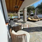 Island Villa *