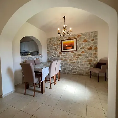 Villa Island Skiathos Town