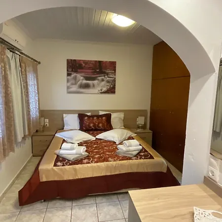 Villa Island Skiathos Town