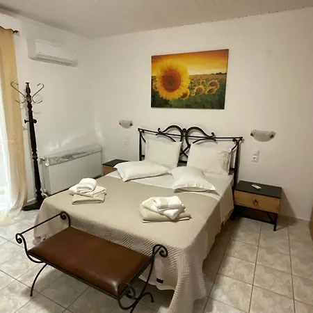 Island * Skiathos Town